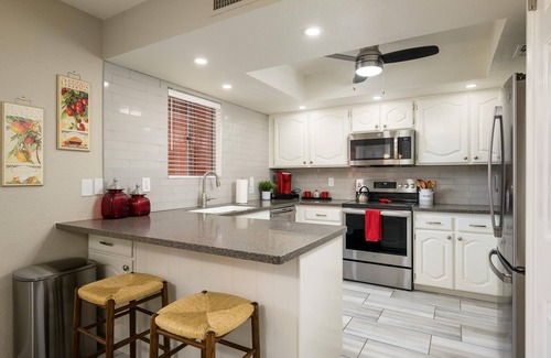 Paradise Valley Village Condo | CASA GIGI-Anasazi Village-Third Floor Quiet Cozy Condo