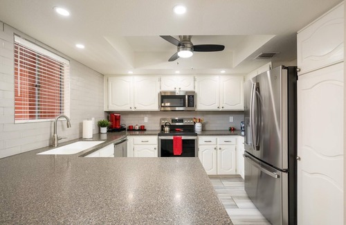 Paradise Valley Village Condo | CASA GIGI-Anasazi Village-Third Floor Quiet Cozy Condo