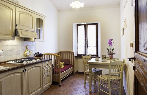 Umbertide House | Casa Gioele A: A welcoming apartment situated in a quiet location, a few minutes from the town center, with Free WI-FI.