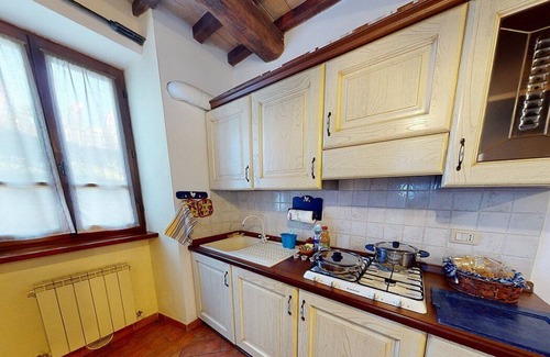 Umbertide House | Casa Gioele D: A welcoming apartment situated in a quiet location, a few minutes from the town center, with Free WI-FI.