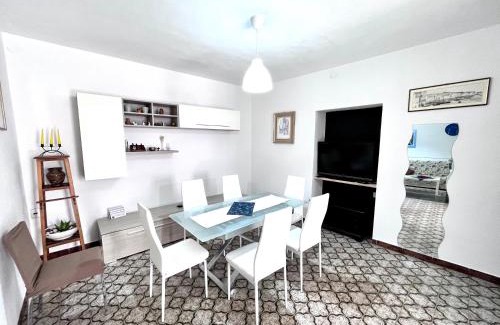 Carloforte Apartment | Casa GIOIA nel cuore di Carloforte; Wifi e AC