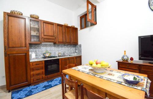 Gioiosa Marea Apartment | Casa Giulia Spiaggia 270 m - Appartamento in centro con Cortile