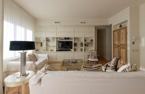 Pesaro Apartment | Casa Gramsci luxury apartment