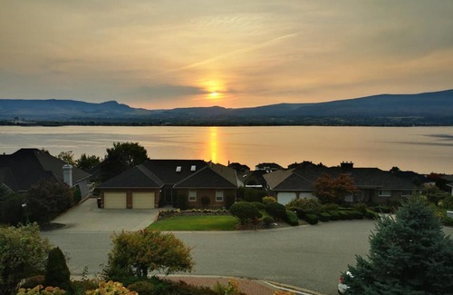 Lakeview Heights Bed & Breakfast | Casa Grande Lakeview Suite
