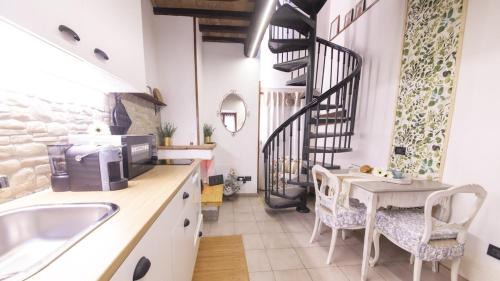 Palazzo Apartment | Casa Graziella Piccolo Pied à terre nel Castello di Palazzo d'Assisi