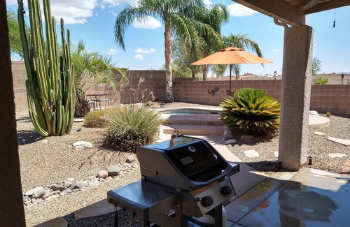 Monterra Knolls House | CASA GRIS-Heated spool-Bring your fur baby!