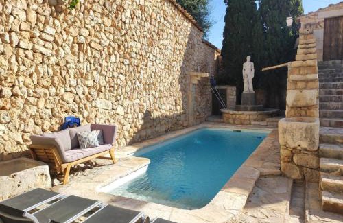 Lloseta Villa | Casa Histórica con Piscina Sauna y Jacuzzi