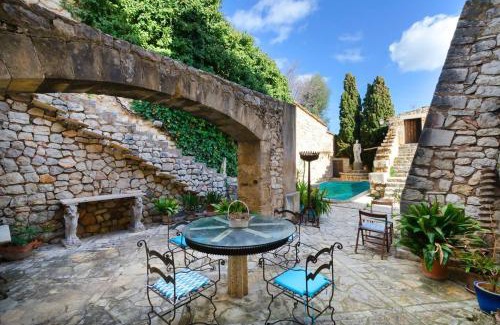 Lloseta Villa | Casa Histórica con Piscina Sauna y Jacuzzi