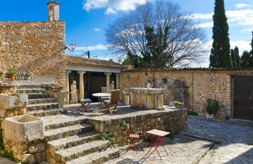Lloseta Villa | Casa Histórica con Piscina Sauna y Jacuzzi