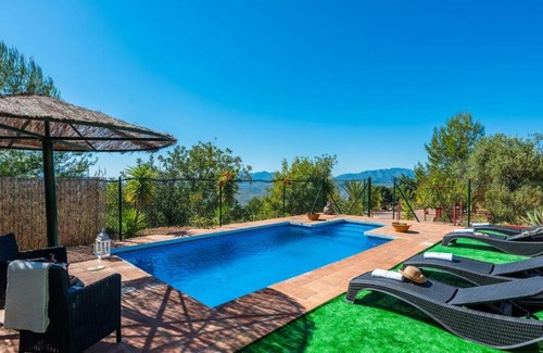 Alozaina Villa | Casa Hornillos Alozaina by Ruralidays