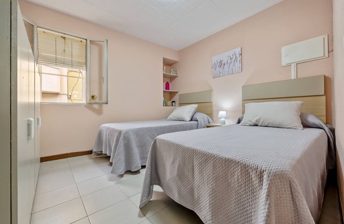 Amposta House | 'Casa ideal para familias with Private Terrace, Balcony and Air Conditioning