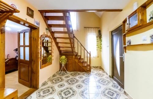 Campulung Moldovenesc House | Casa Ionela
