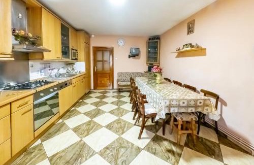 Campulung Moldovenesc House | Casa Ionela