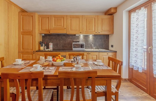 Courmayeur Apartment | Casa Jasmine - Family Apartment Wifi & Garge