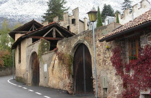 St. Michael/San Michele Apartment | Casa Jenner - historic house next to the center