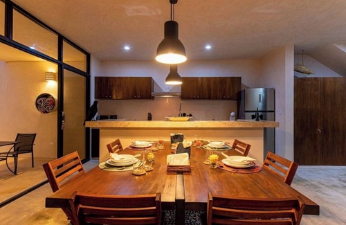 Zona Paseo Montejo House | Casa Kaab Style and Comfort. Paseo de Montejo