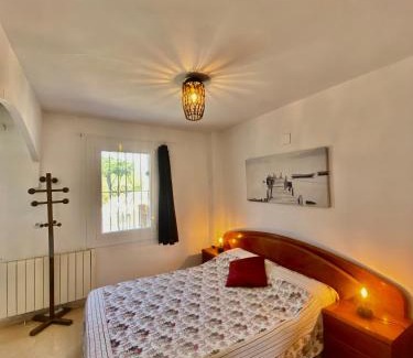 Mont Barbat House | Casa La Alegria