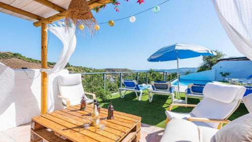 Trapiche House | Casa La Estrella Azul Vélez-Málaga by Ruralidays