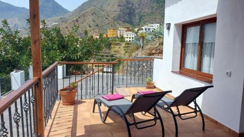Hermigua House | Casa La Sabina Roja 1 - Casa con impresionantes vistas sobre Hermigua y el mar