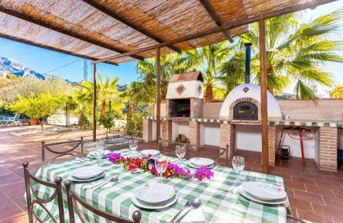 Canillas de Aceituno Villa | Casa La Vina De La Tireta