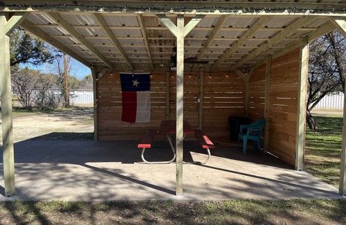 Clifton RV Rental | CASA LAGUNA - RV LOT ONLY 3 BLOCKS TO LAKE WHITNEY
