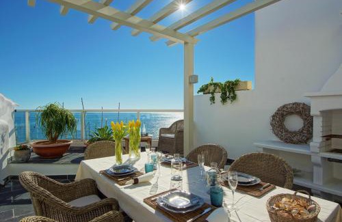 Peneco Beach Villa | Casa Latino - Oceanfront - Luxury & Charming villa- Jacuzzi at Rooftop by DreamvillasAlbufeira