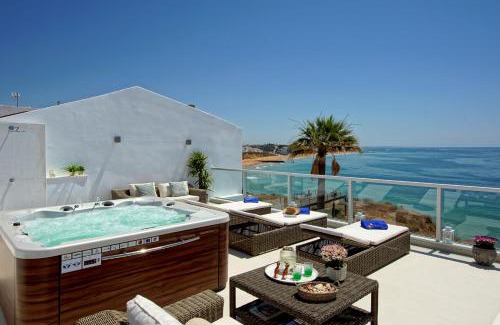 Peneco Beach Villa | Casa Latino - Oceanfront - Luxury & Charming villa- Jacuzzi at Rooftop by DreamvillasAlbufeira