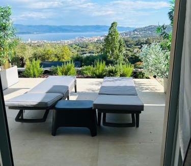 Alata House | CASA LC chambre1 vue Mer Jacuzzi