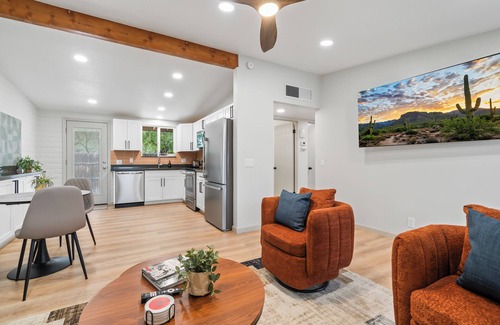 Campus Farm House | Casa Limbo: 2BD/1BA Cozy Desert Retreat, UofA Campus Farm/St. Phillip's Plaza