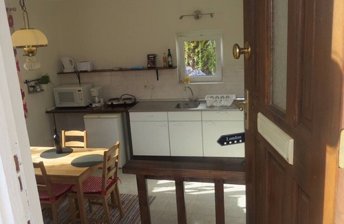 Caldas da Rainha House | Casa Limon on vineyard with pool