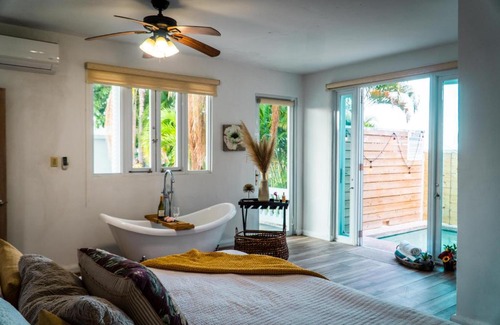 Puntas Apartment | Casa Loba Suite 3 with private pool and tub