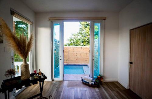 Puntas Apartment | Casa Loba Suite 3 with private pool and tub