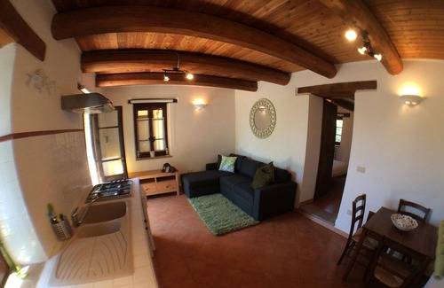 Panicale Apartment | CASA LORENZO ~ ROSMARINO. Stunning peaceful farmhouse apt with pool. 2~4 people