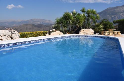 Canillas de Aceituno House | Casa lucía