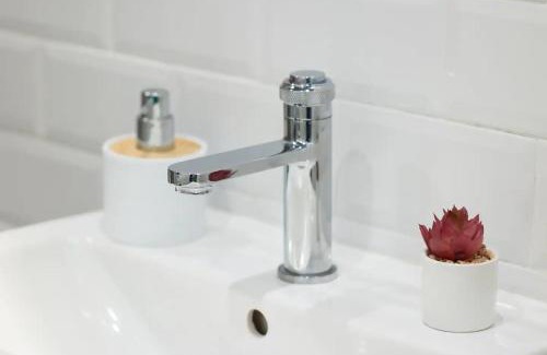 Sector 3 Apartment | Casa luminoasa cu gradina privata