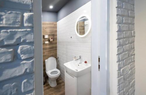 Sector 3 Apartment | Casa luminoasa cu gradina privata