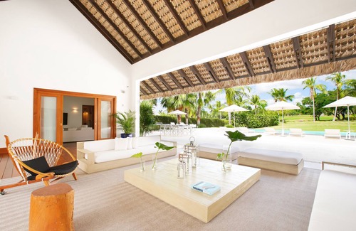 Los Naranjos Villa | Casa Luna Llena – Luxury Private Villa, Near the Beach, Pool, Golf Carts, Staff