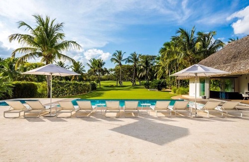 Los Naranjos Villa | Casa Luna Llena – Luxury Private Villa, Near the Beach, Pool, Golf Carts, Staff
