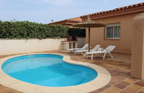 Riumar House | CASA Mª CARMEN,Ideal house for your holidays near the sea, free wifi, air conditioning optional, private pool, pets allowed, dog’s beach