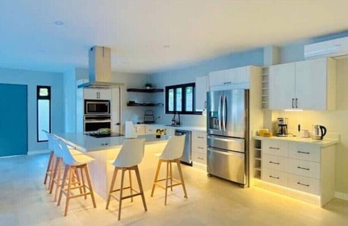 Los Pargos House | Casa Mackay, only 350 steps away from the beach.n