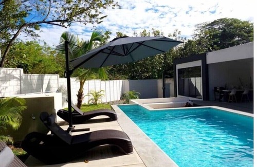 Los Pargos House | Casa Mackay, only 350 steps away from the beach.n