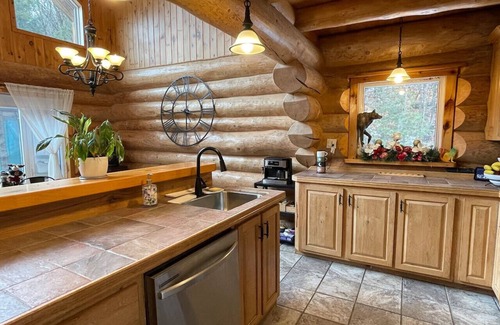 Val-des-Monts Ski Chalet | Casa Madera - 11 Acres/SPA/Close to Lac McGregor