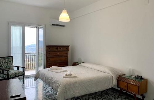 Castelbuono House | Casa Magnolia