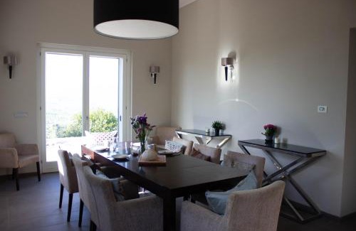 Citta Sant'Angelo Villa | Casa Maiella by Rentbeat