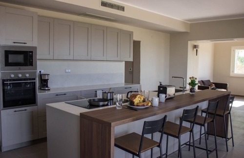 Citta Sant'Angelo Villa | Casa Maiella by Rentbeat