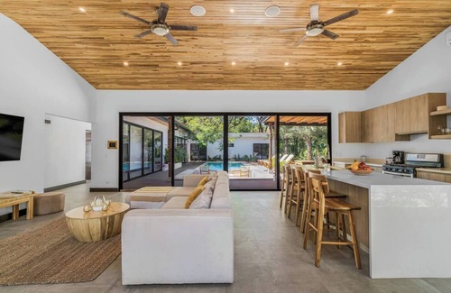 Playa Grande House | Casa Malinche Grande, 3 min walk to beach, 16 ppl
