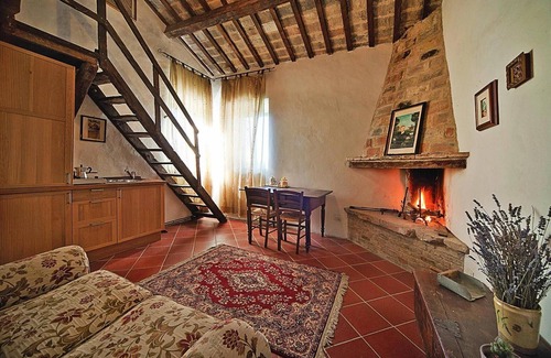 Granarola Apartment | Casa Mare Holiday in Vallugola