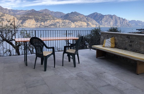 Castelletto Apartment | Casa Margherita apartment 7 with large panoramic terrace
