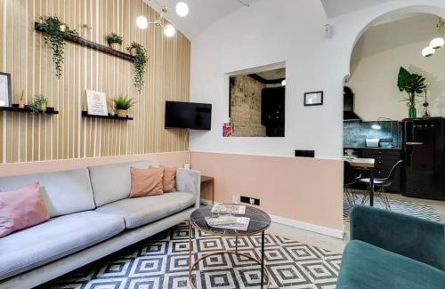 L'Hospitalet de Llobregat House | Casa Maria Townhouse- terrace-4 bedrooms
