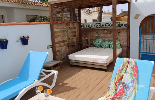 Riumar House | CASA MARINERA,Ideal house for your holidays near the sea, free wifi, optional air conditioning, private pool, pets allowed, dog’s beach